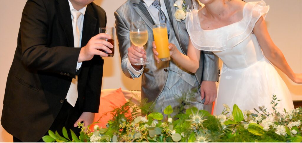 2025.11.16酒巻様結婚式二次会の乾杯シーン
